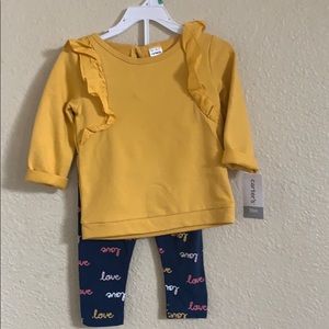 Nwt Carters 18 mo.  Girls 2 piece set